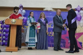 Игорь Тимашишин вручил аттестаты выпускникам СШ 217