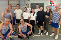 Мяч над сеткой в честь 81-й годовщины: волейбольный матч в ФОЦе