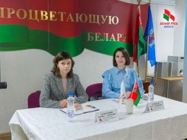 К проекту &laquo;Президентская Республика&raquo; подключаются новые участники.  Представители Фрунзенской &laquo;Белой Руси&raquo; Карина Сильванович и Елена Кучинская встретились с социальными работниками района