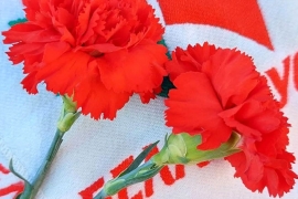 &laquo;Белая Русь&raquo; в знак солидарности с казахстанским народом возложила цветы к посольству Казахстана в Минске