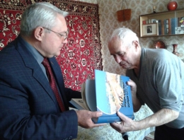 Виталий Мисевец поздравил ветеранов-юбиляров с праздником Великой Победы